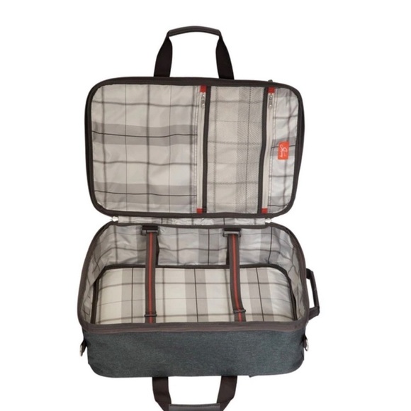 Modern convertible Skyway carry On backpack - Picture 8 of 8